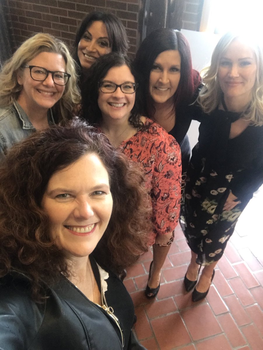 GailNow's tweet photo. This one is for you @BrooklynKelli & Melissa Thompson @MediaStreetProd ! #selfie lol. So many great women @JulieKotsis @TheWindsorStar @SachaLongCTV @CTVWindsor @hootie68 @WindsorCCF at @WindsorClub1903 #YQG #LockOutCancer https://t.co/VvZWZV2fI7