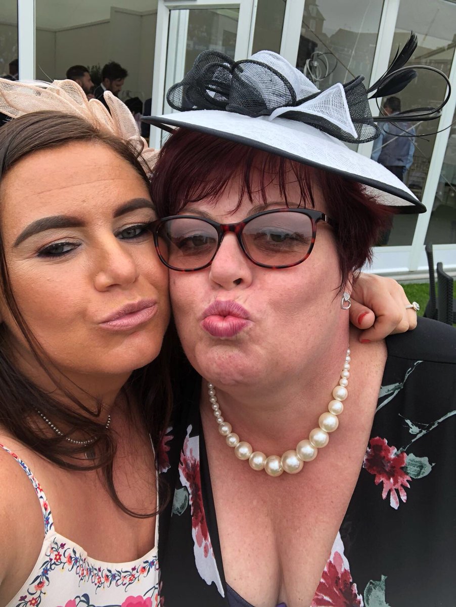 stacey_evo's tweet photo. Great day yesterday at Chester races ☀️🎉 didn't win anything but all part of the fun 🐎 https://t.co/hoIf3NW8o6