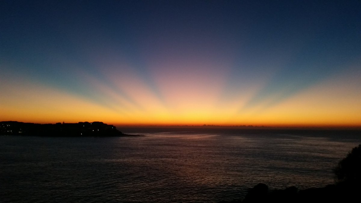 PaulQuinnNews's tweet photo. Well done to everyone involved in this morning's #DarknessIntoLight2018 #DIL2018 #TBT 2 years ago when I took this unfiltered pic of #bondi #Sydney while doing #DIL2016 #SuicidePrevention https://t.co/shsyET358l