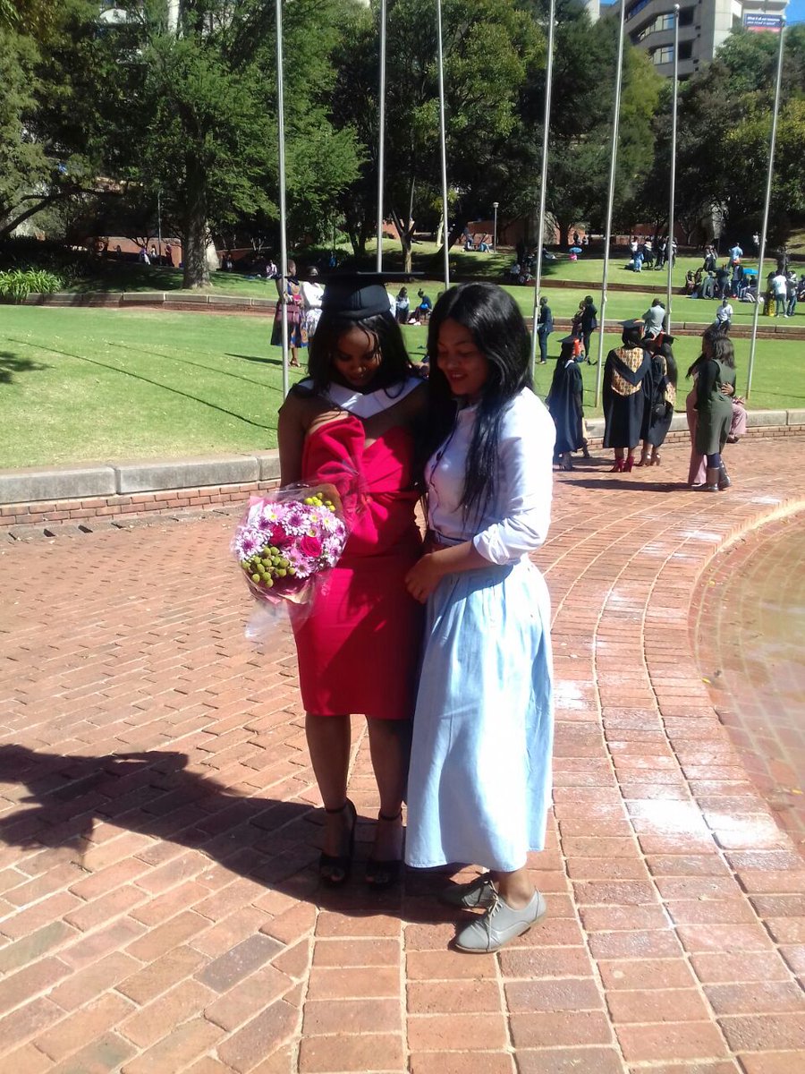 daphneyzanel's tweet photo. I am very proud right now
#ujgrad2018
#MakingEducationFashionable
#FriendshipGoals
@Narrey_M https://t.co/z1260YP0Bp