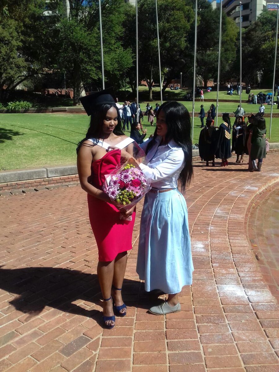 daphneyzanel's tweet photo. I am very proud right now
#ujgrad2018
#MakingEducationFashionable
#FriendshipGoals
@Narrey_M https://t.co/z1260YP0Bp