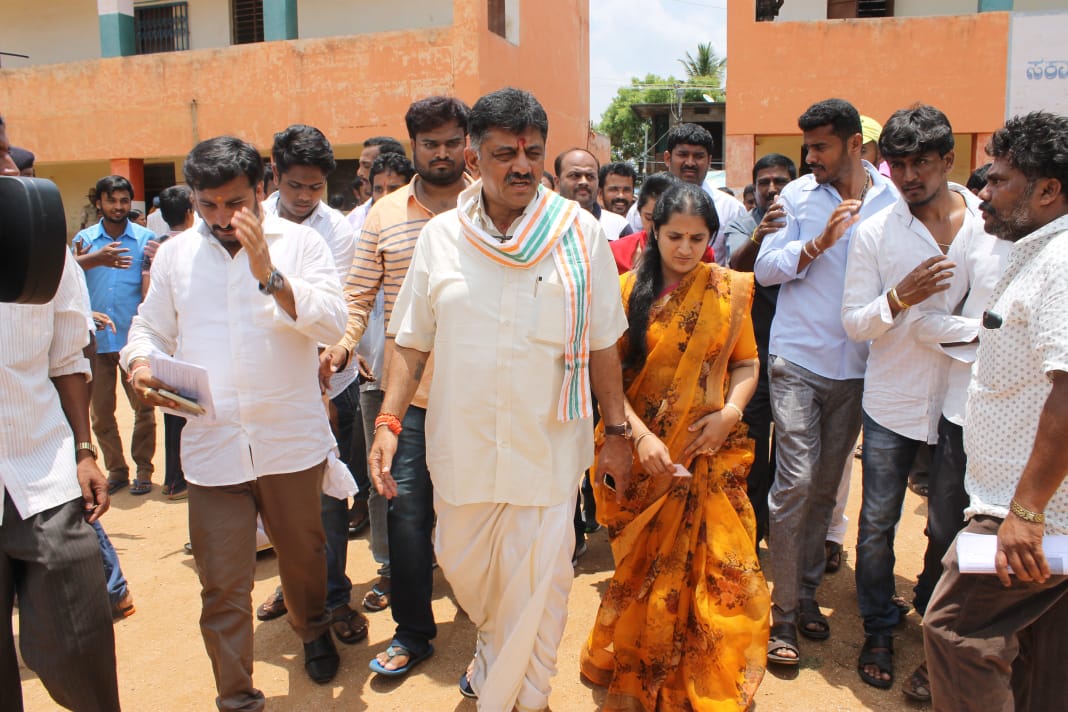 Image result for Karnataka minister DK Shivakumar casting his vote