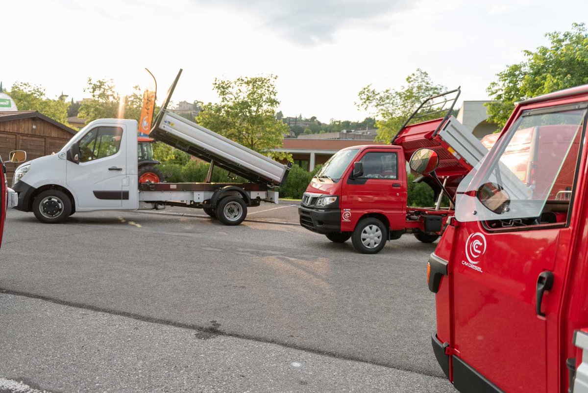 CAVIDIESELspa's tweet photo. Vi aspettiamo oggi e domani a Padenghe in verde con i nostri mezzi Piaggio https://t.co/PRDZ6zGxNp