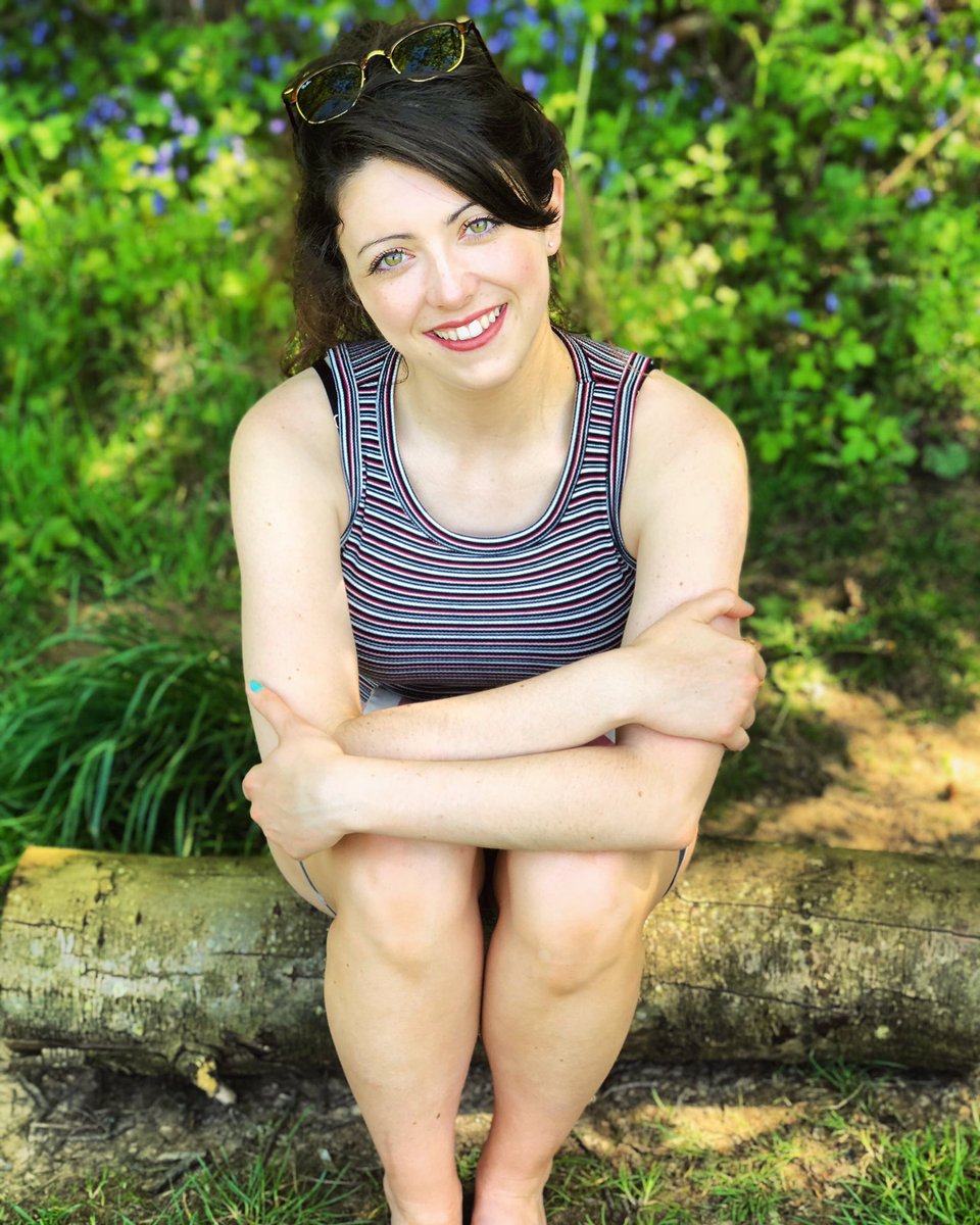AnnaLouiseRadio's tweet photo. 🌿On your radio today (looking incredibly tanned..I know 😉..but it's radio, I can pretend I'm sun-kissed &amp; golden 😂) from 2pm on @BBCRADIOKENT! 🌿 

✨Pets &amp; mental health
🐶Dogs in the studio
🎪Your events 
🎶Plenty of music! 

See you there 🐾 https://t.co/FfpR4TENAb