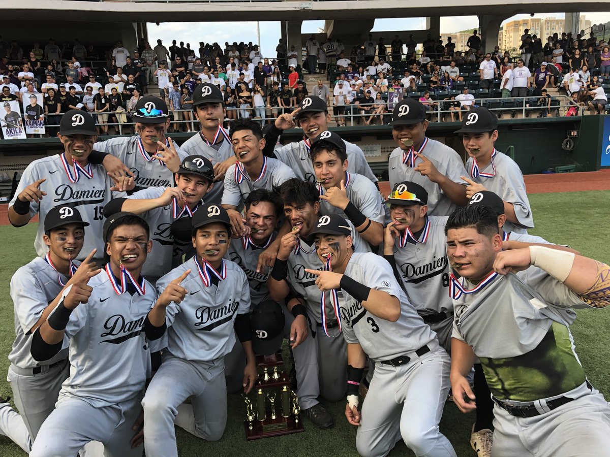 c_shimabuku's tweet photo. Damien wins its first state title in baseball with an emphatic 12-0 win over Radford in 5 innings. @HawaiiPrepWorld https://t.co/nElZOwUuvS
