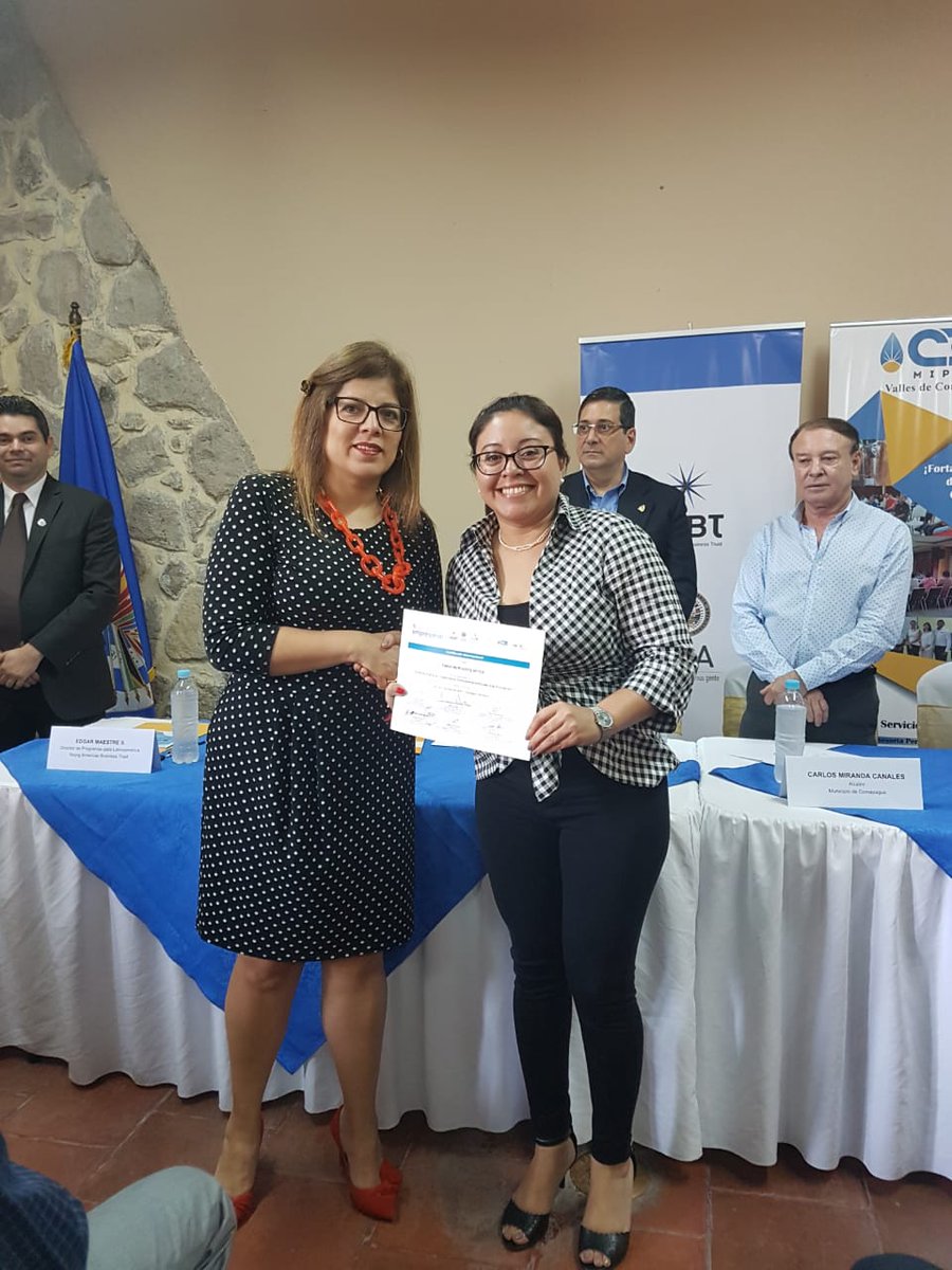 YABTs's tweet photo. ¡Gracias #Comayagua #Honduras!. Éste viernes clausuramos el #BusinessLabs sobre #Innovación, con la presentación de proyectos de los grupos de trabajo y una ceremonia cargada de energía y entusiasmo, por seguir apoyando el emprendimiento en #Honduras. https://t.co/T9tHzE6D8A