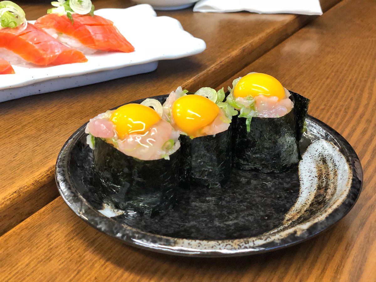 VividVision22's tweet photo. 1st meal in Van city!!!

We ordered Omakase and damn this is traditional sushi next level!!

🍣Kanpachi toro
🍣Hamachi toro
🍣Uni 
🍣Ikura
🍣Chop scallop
🍣Negitoro with quail egg
🍣Salmon toro
🍣Uni with halibut 
🍣Slapjack
🍣Blue fin tuna toro

#vancouver #yvr https://t.co/fG0mCl0Q1l
