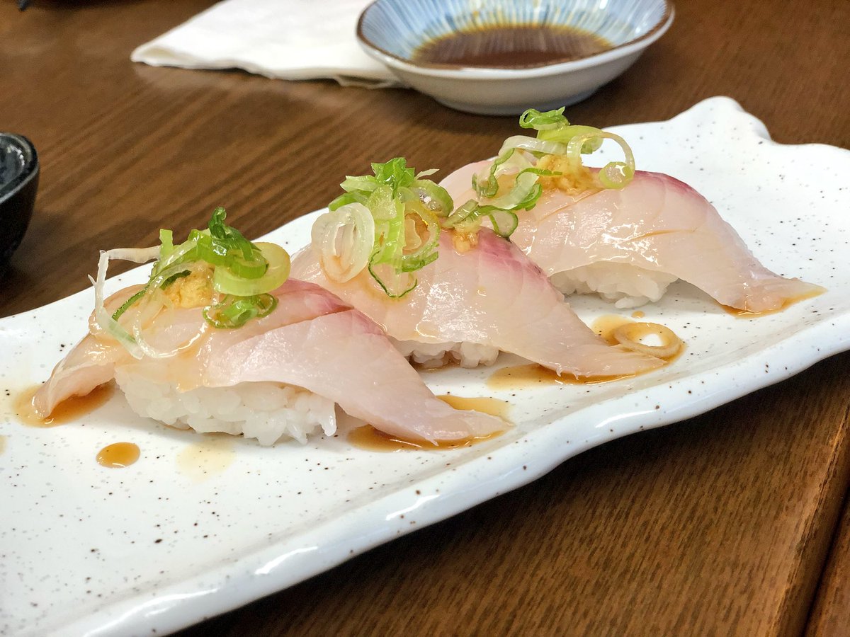 VividVision22's tweet photo. 1st meal in Van city!!!

We ordered Omakase and damn this is traditional sushi next level!!

🍣Kanpachi toro
🍣Hamachi toro
🍣Uni 
🍣Ikura
🍣Chop scallop
🍣Negitoro with quail egg
🍣Salmon toro
🍣Uni with halibut 
🍣Slapjack
🍣Blue fin tuna toro

#vancouver #yvr https://t.co/fG0mCl0Q1l