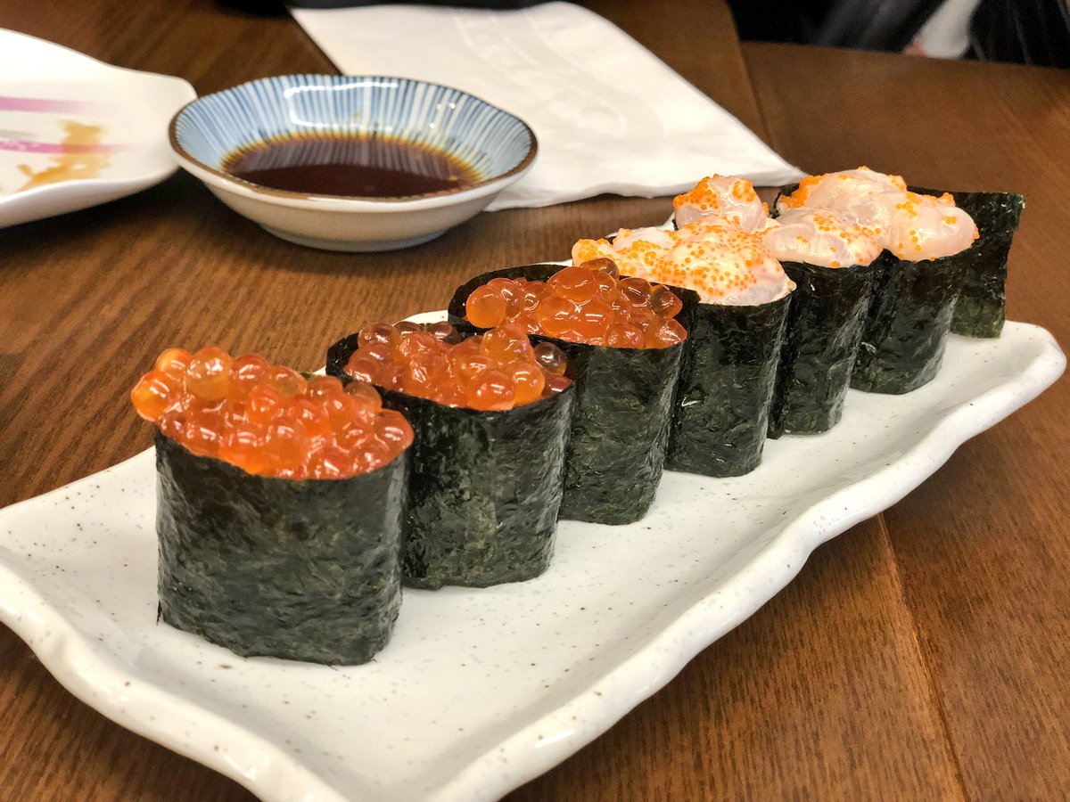 VividVision22's tweet photo. 1st meal in Van city!!!

We ordered Omakase and damn this is traditional sushi next level!!

🍣Kanpachi toro
🍣Hamachi toro
🍣Uni 
🍣Ikura
🍣Chop scallop
🍣Negitoro with quail egg
🍣Salmon toro
🍣Uni with halibut 
🍣Slapjack
🍣Blue fin tuna toro

#vancouver #yvr https://t.co/fG0mCl0Q1l