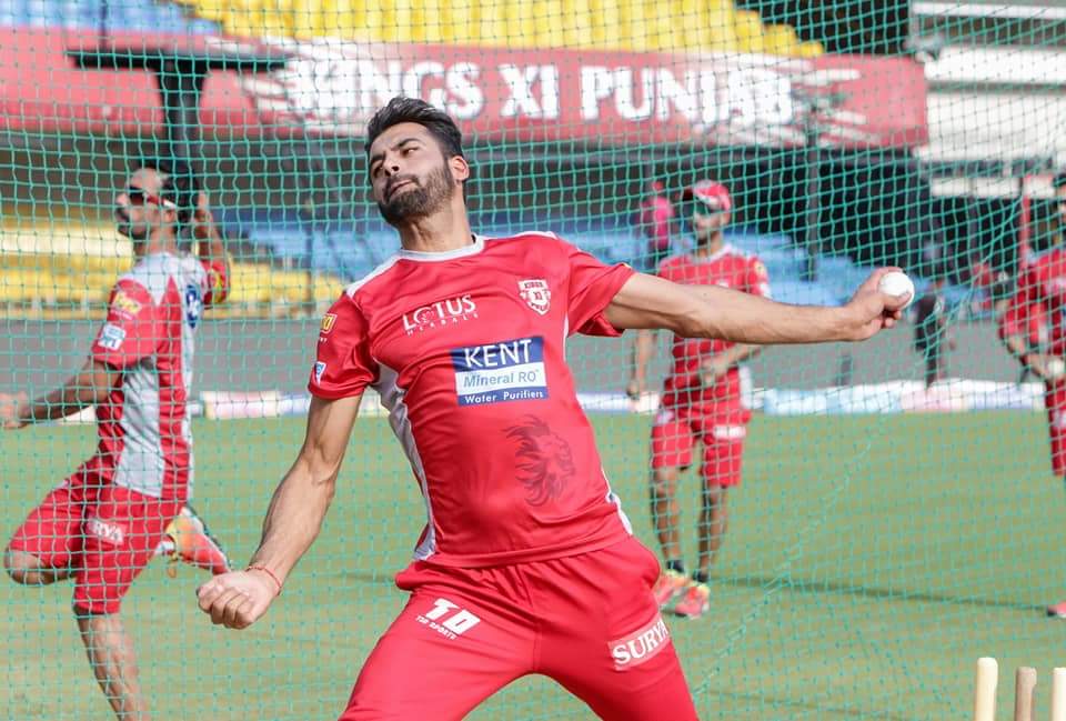 PunjabKingsIPL's tweet image. Aim for the stumps, finish the job 💪
#LivePunjabiPlayPunjabi #KXIPvKKR #VIVOIPL