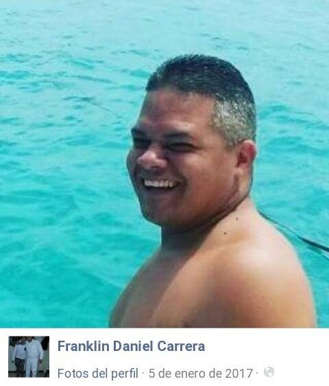 SegoviaBastidas's tweet photo. Él es Franklin Carrera, un #PoliCaracas y jefe de escoltas del Ministro de Comunicación, el ex alcalde chavista Jorge Rodríguez. El policía fue quien disparó al perro durante una protesta en La Guairita, #Caracas, cuando el animal defendía a su dueña en medio de una protesta. https://t.co/iJnkf5Dv8o