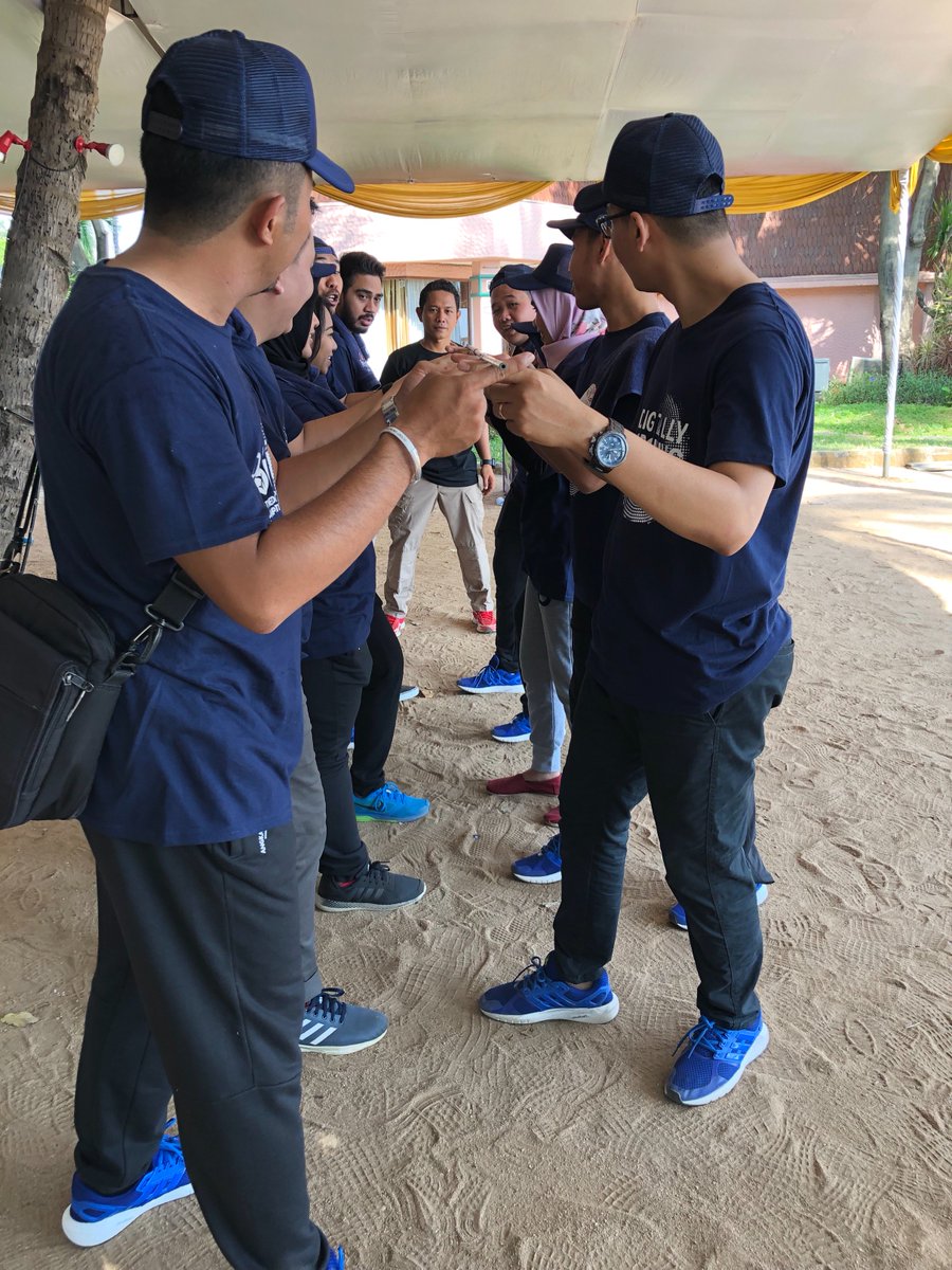 try_budi's tweet photo. Kegitan Jamboree Social Media kali ini memberikan pelajaran berarti utk kami. 
We move #AirportGrowFaster
....
Saya Angkasa Pura 2
Saya AP 2  Social Media Warrior

@AngkasaPura_2 🤗
@mawaluddin

#AP2Warriors #DigitallyGrowing  #DigitallyReadyEnterprise https://t.co/OTyl2EjTrc