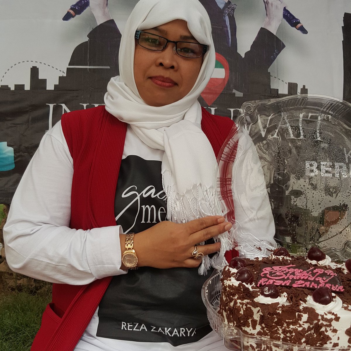 السلام عليكم ورحمة اللة وبركاته 
عيد ميلاد سعيد وكل عام وانتم بالف خير 
مبروك 
#HBD29RezaDAA3