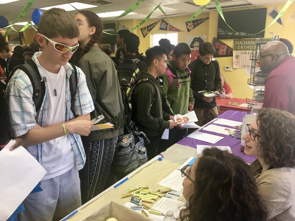 KPNapaSolanoFM's tweet image. Kristina Rodriguez, PGY1 representing kpnsfmrp at the MIT academy career fair in Vallejo, CA.  #kpnsfmr #kpnsfmrp #mitacademy #communitymedicine #wootwoot