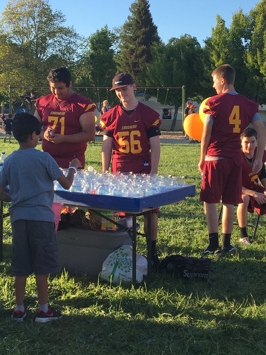 Serving the community 🏈