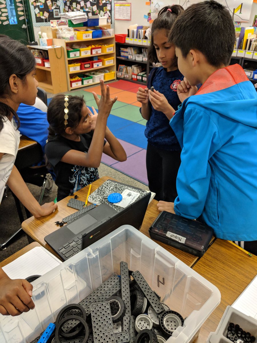 QuailsofC6's tweet photo. Using our knowledge of simple machines and our new @VEXRobotics kits to create either a lever, pulley, or inclined plane. Where and how is the force applied? #science #collaboration https://t.co/1oyX8atgFs
