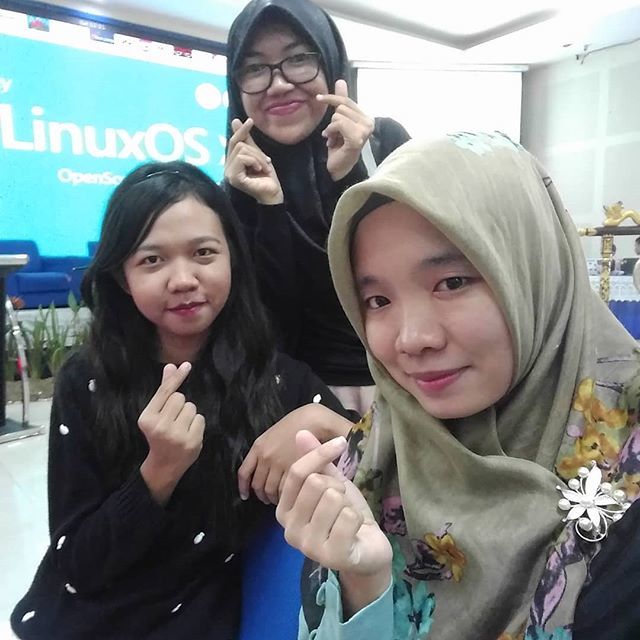 umriyaafini's tweet image. ketemu lagi ~ 
#releasepartytealinux #doscomedia #tealinuxos ift.tt/2G89X7q