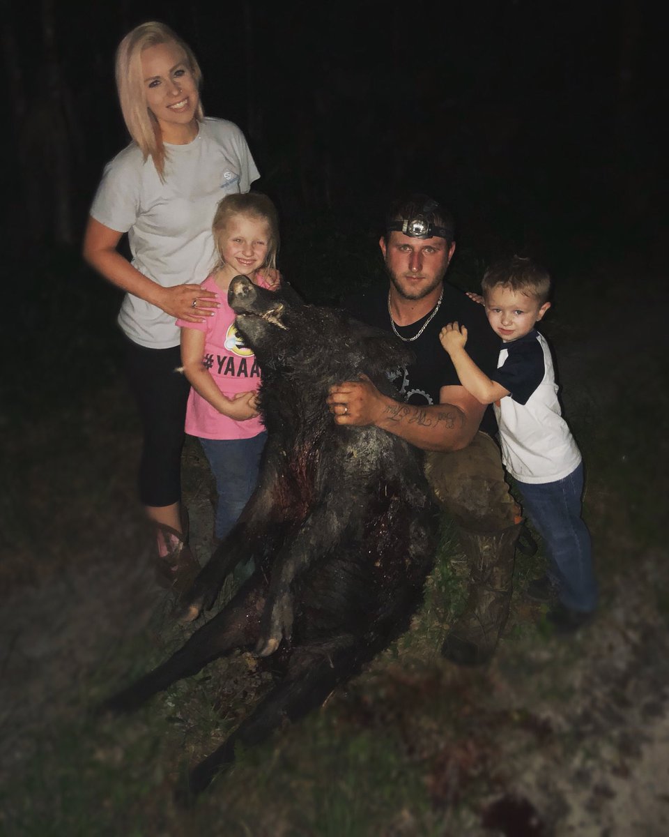 nicolersadler07's tweet photo. Got us another one tonight! 🐗
#hunting #huntlife #hoghunting #hogdogs #runningdogs #flipemnstickem #country #countrygirl #southern #familiesthathunt #girlsthathunt #classycountry #justingypsy #boots #raiseemright #realtree #oakley #basspro #florida #flogrown #simplysouthern https://t.co/V8nbOl6Yth
