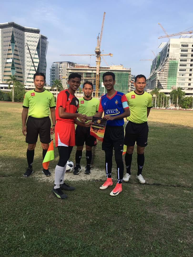 sdaralpha's tweet photo. Keputusan perlawanan:
Sdara Alpha 2-1 SAS https://t.co/A5FpnM73OD
