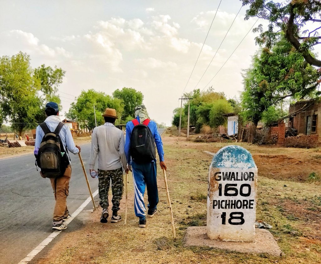 DrHarjitBhatti's tweet photo. Our Healthcare warriors of #AIIMSBhopal,SantGuru &amp; Chandan has covered 280KM till now towards @JPNadda sir. No response from @MoHFW_INDIA.Had conversation with them,they are fully determined,they are doing huge sacrifice for Fraternity,Let’s unite &amp; show solidarity #AIIMSInCrisis https://t.co/HjrxzVadiq
