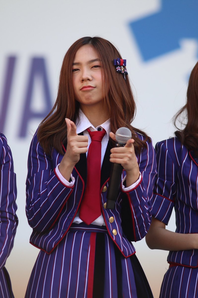 A_kiyama's tweet photo. BNK48の誰かわかんないけどカメコに優しい子がいい子じゃないわけがないんだよな、世界選抜総選挙でまた会おう！ https://t.co/nlamB6Ungi