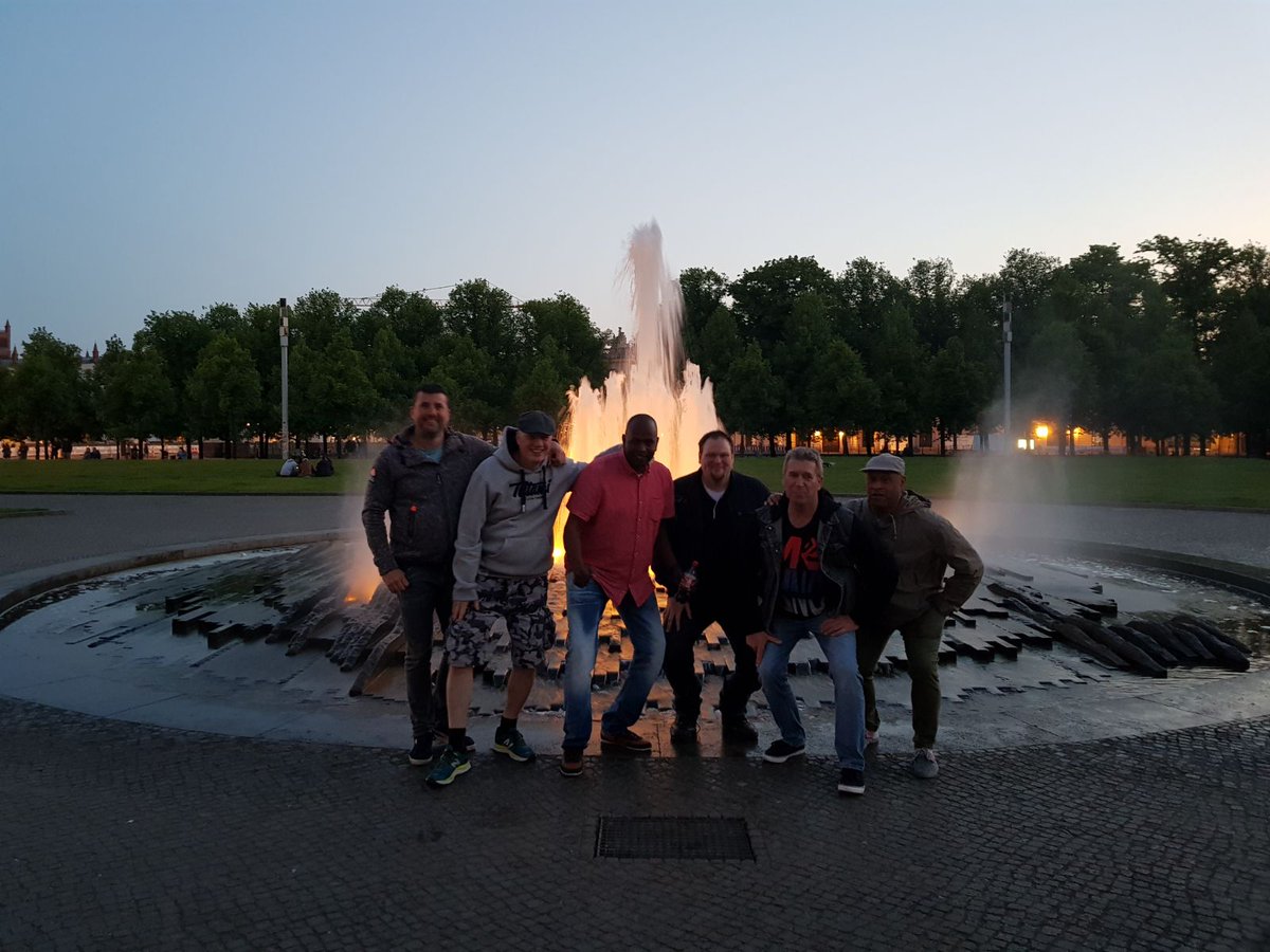 Weekend #Berlijn met collega's #THOR  #Utrecht. Net voor je gaat eten staan zwervers gewoon tegen een etalage te plassen. Dan weet je waarom wij dit werk doen... hou het bij ons beter onder controle