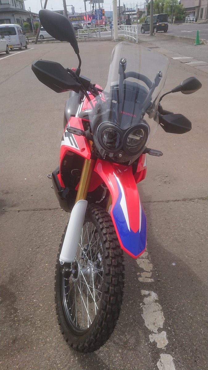 moto_zer's tweet photo. 納車しましたー❗
次の相棒はcrf250rallyです！
よろしくね👍( ´∀｀)
#CRF250RALLY
#バイク乗りと繋がりたい 
#バイク好きと繋がりたい https://t.co/Glv6cJRQOe