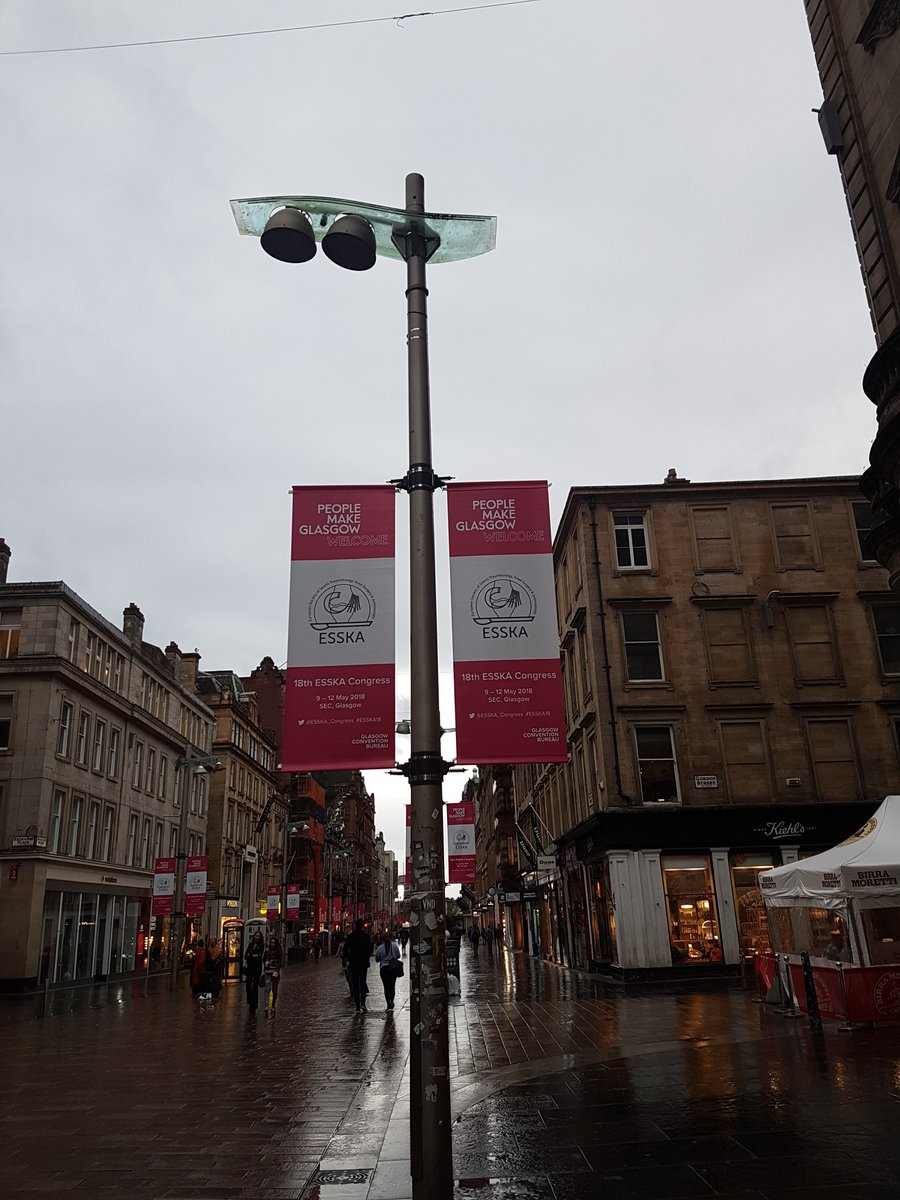 terveurheilija's tweet photo. #ESSKA18-kongressi on koonnut yli 3000 liikuntavammojen parissa työskentelevää tutkijaa, fysioterapeuttia ja ortopedia Glasgowhon, Skotlantiin. Tutkija @amraisanen esitteli National Awards Winner-sessiossa palkittua tutkimustaan polven hallinnasta liikuntavammojen riskitekijänä. https://t.co/5BAHxCrq28