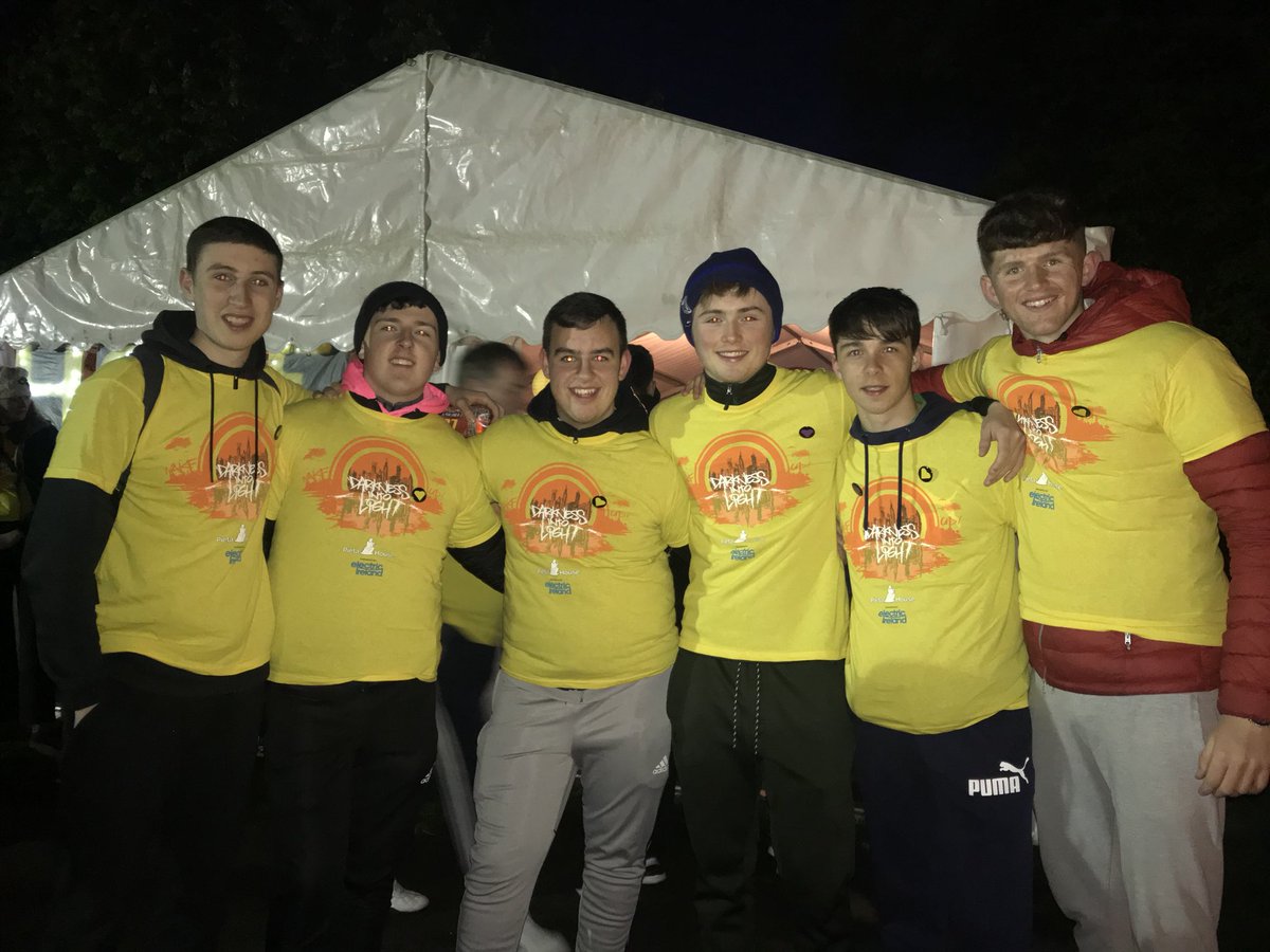 CbsCastle's tweet photo. Well done to all @CbsCastle students participated in #DarknessintoLight in The Phoenix Park this morning. #MentalHealthAwarenessWeek @PietaHouse https://t.co/ZmNpyzNoVY