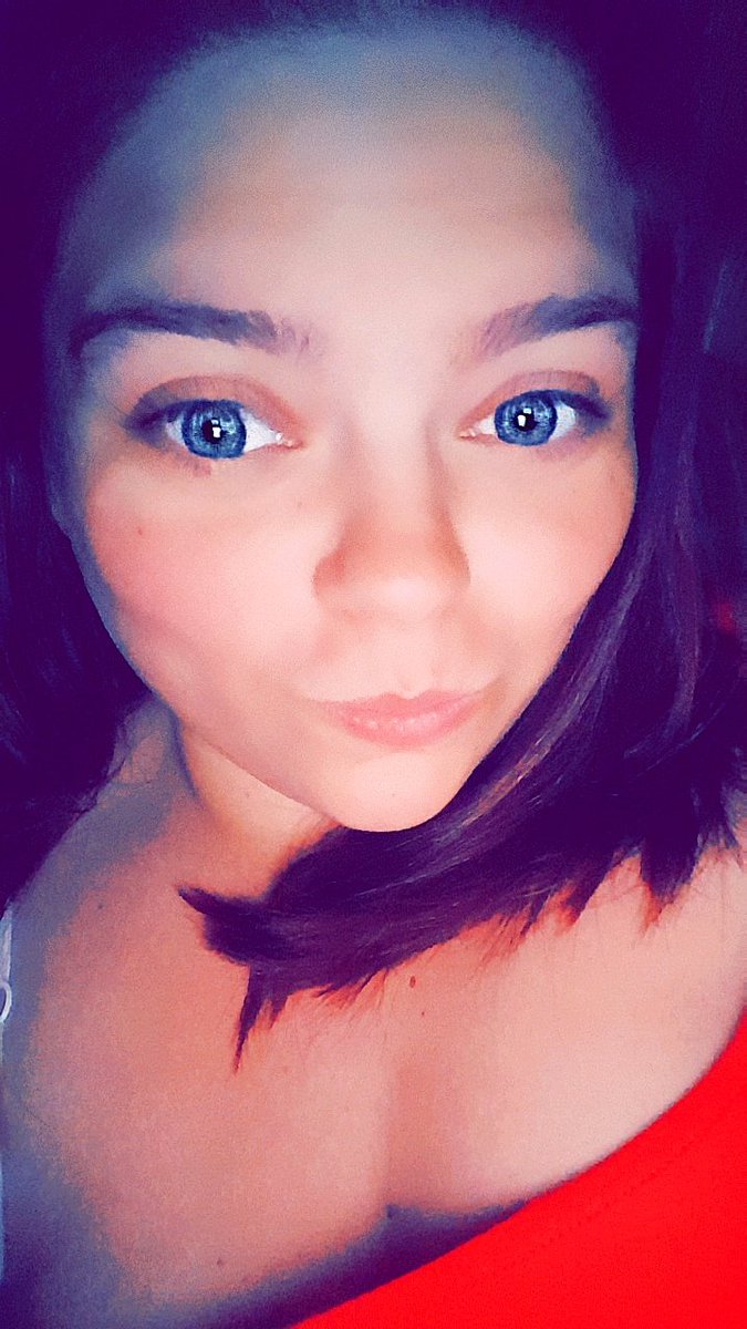 tommogirl90's tweet photo. went to bed at 3am yesterday got up at 5am and been goin since. it's now 1am but listening to Louis and the boys keep me goin. #TheyMakeMeStrong #LouisGirlForLife
#Directioner
#ProudToLoveOneDirection
#LouisTomlinson
#NiallHoran
#LiamPayn
#HarryStyles
#OneDirection https://t.co/XbJJOkIXAe