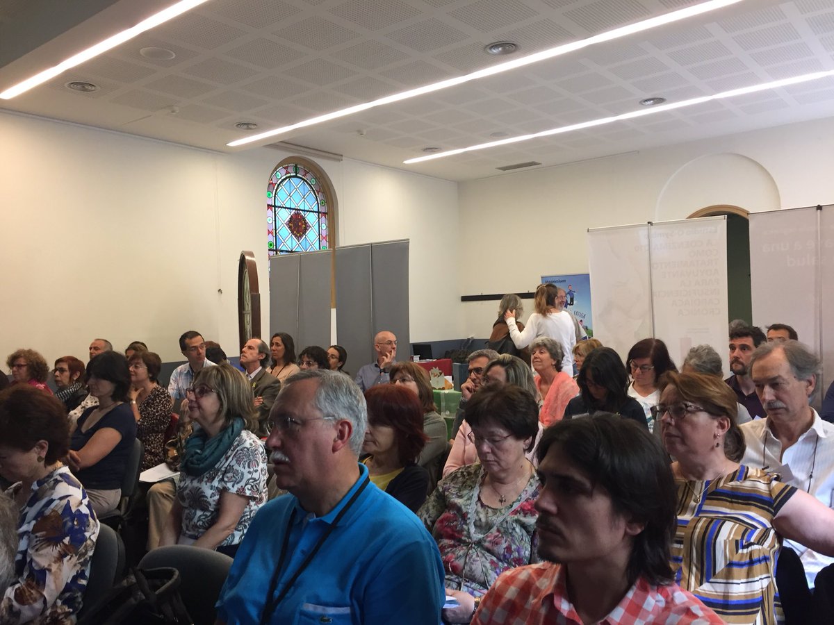 Maite_Bravo's tweet photo. #VII Jornades Cientifiques d’Homeopatia.#AMHB. Compartin coneixement. https://t.co/KGtNbOlUVI
