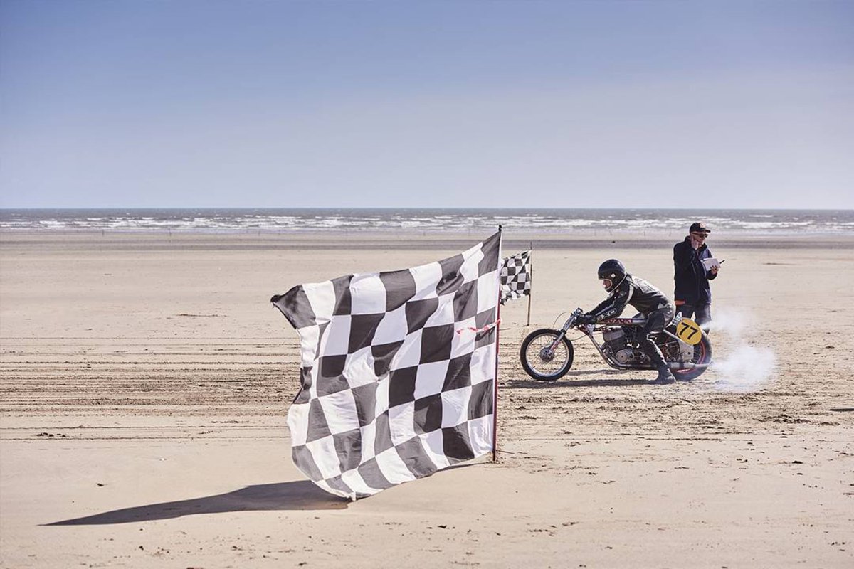 seikkmag's tweet image. The countdown is on for #thisWeekends #Straightliners #PendineSands #LandSpeedRacing (12th &amp;amp; 13th May), #Carmarthenshire, #SouthWales 📷 by @rama_knight via @straightliners_events #motorsport #motorcycles 
.
A Shoppable Magazine For Active Gentlemen | seikk.co.uk 🙂