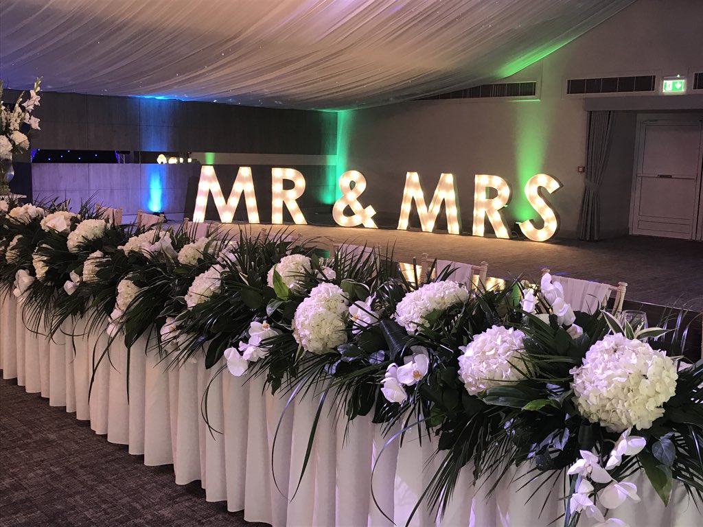eventsforusuzie's tweet photo. Successful bridal launch of the new Garden Pavilion last night @oakleyhall lots of very happy couples. #GPlaunch #hampshire weddings #oakleyhallhotel https://t.co/8NlMSSqkZ7