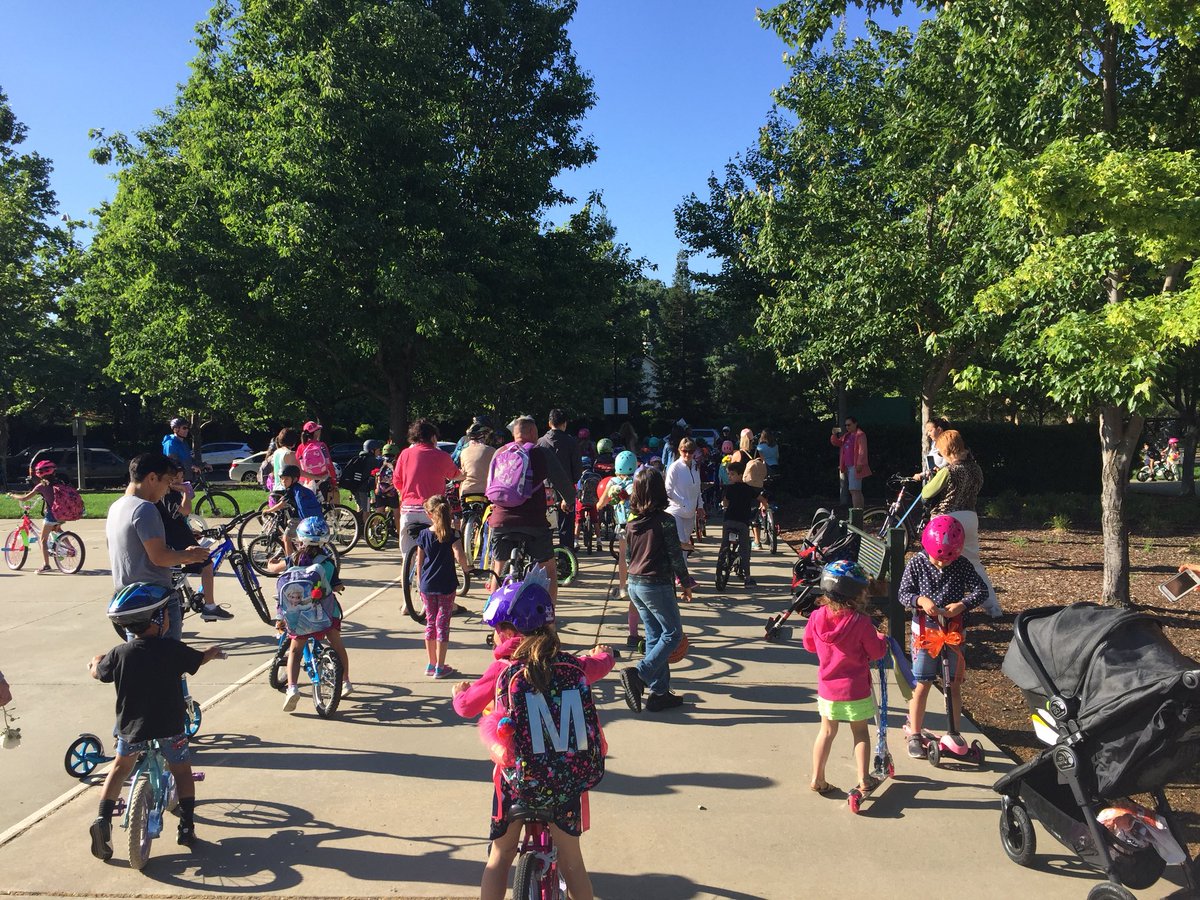 Mrs_Tavernetti's tweet photo. Beautiful Wednesday morning on the nature trail as the Blue Oaks Bears biked to school together for International Bike to School Day! @rcsdblueoaks #RCSDchampions https://t.co/G3KarUCw8E