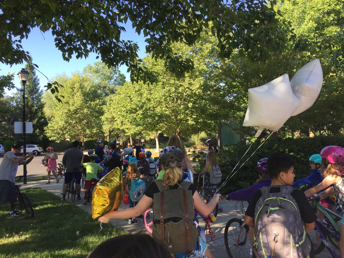 Mrs_Tavernetti's tweet photo. Beautiful Wednesday morning on the nature trail as the Blue Oaks Bears biked to school together for International Bike to School Day! @rcsdblueoaks #RCSDchampions https://t.co/G3KarUCw8E