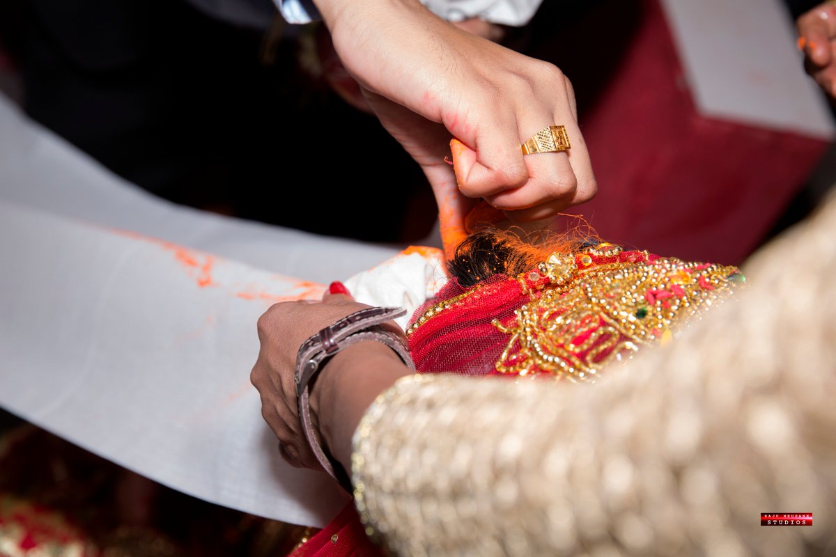 studiosraju's tweet photo. Chitraketu Weds BZzita

एक धर्को सिन्दुर :)
#sindur #weddingday #weddingdiaries #weddingvibes #weddingphotohraphy #weddingphotographer #weddinglife #bride #groom #photographer #photography #newlife 

#rajuneupanephotography
#rajuneupanestudios
A Raju Neupane Studios Production https://t.co/qT3JkXDmWA