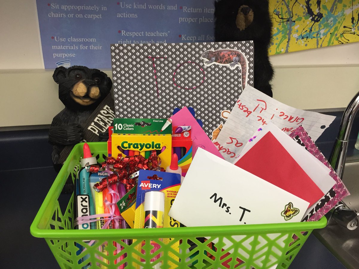 Mrs_Tavernetti's tweet photo. Blue Oaks’ students and families sure do know how to make me feel appreciated! So thankful for this wonderful career  that touches my heart in some small way every day! #RCSDchampions @rcsdblueoaks https://t.co/racGvDAGMs