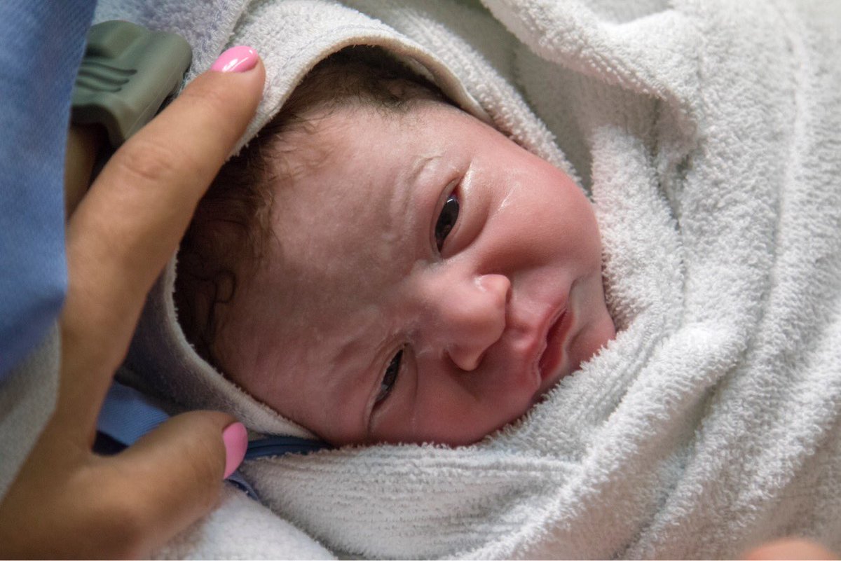 TSpixels's tweet photo. Capturing a birth is like the smell of rain just before the first drop falls- always spectacular #birthphotography #baby #newarrival #mommy #daddysgirl https://t.co/V8CpO12Qu6