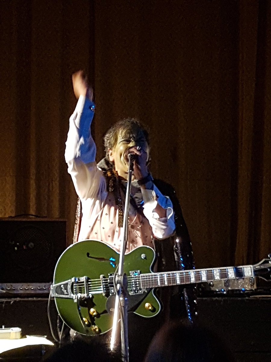 natashamitchell's tweet photo. What a night.
@kidcongopowers and the #pinkmonkeybirds at @TheatreRoyalCM
With a cameo by @clarecmoore on drums before, and introduction by @davegraney. Thanks y'all! What a handsome crowd too ;) https://t.co/KisuVPb9ad
