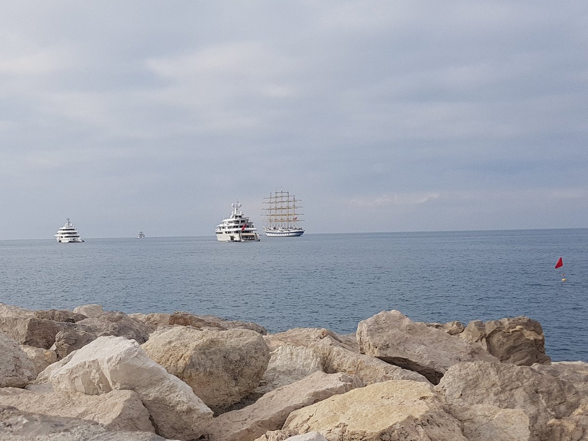 IsabelleRoos13's tweet image. #classcode @margaridaromero @thierryvieville sur le port en attendant le départ pour l île Sainte Marguerite pour un week end class'code