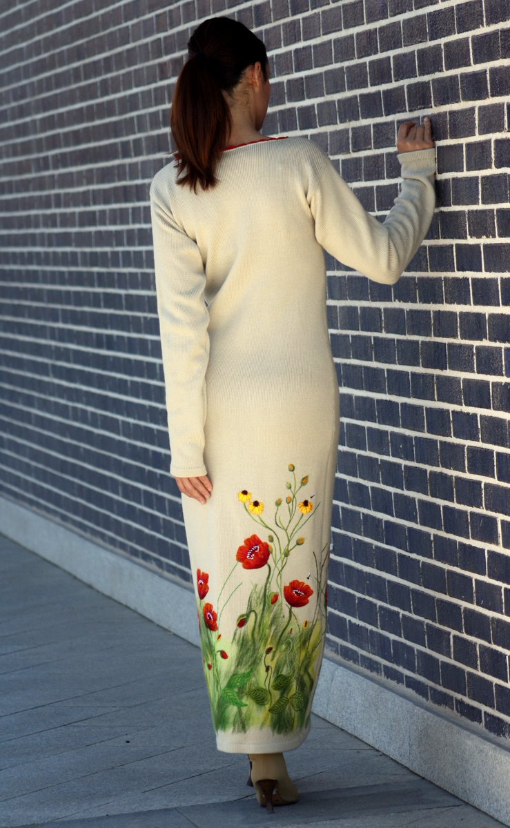 IrinaKushnir1's tweet photo. Good day world!!! OFERTA  en nuestra tienda online https://t.co/lJtY8Zb8kR  descuento 40% de vestido "Amapolas" #porencargo #hechoamano #bordadoamano #couture #vestidoconflores #flores #kushnir #kushnirhandmade  #ropaonline #tiendaonline #vestidodefiesta #lujo #vestidolargo #rojo https://t.co/p25gMSGm83
