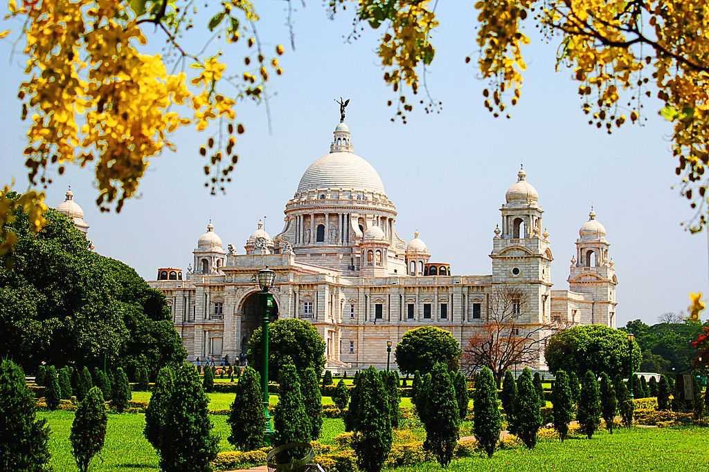 _Priyanka03's tweet photo. Here’s a look at 18 amazing reasons to visit the Indian city of #Kolkata 
#India #traveltips 
https://t.co/ztzJU6MQaZ https://t.co/ZAQq8PPJUN