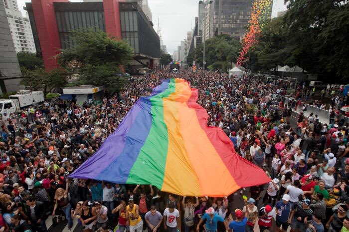 vicgerami's tweet photo. #pride2018 🌈 is coming-up starting with @LongBeachPride on May 19 & 20 followed by @lapride on June 8, 9 & 10 100,000+ people descend on #LA for #Pride festivities! @thebluntpost @QueerFrontierV #LGBT #QueerFrontierWithVic @RealityCheckLV @RealWeHoTimes @ResistRadioUSA https://t.co/u9bLrdfAOt