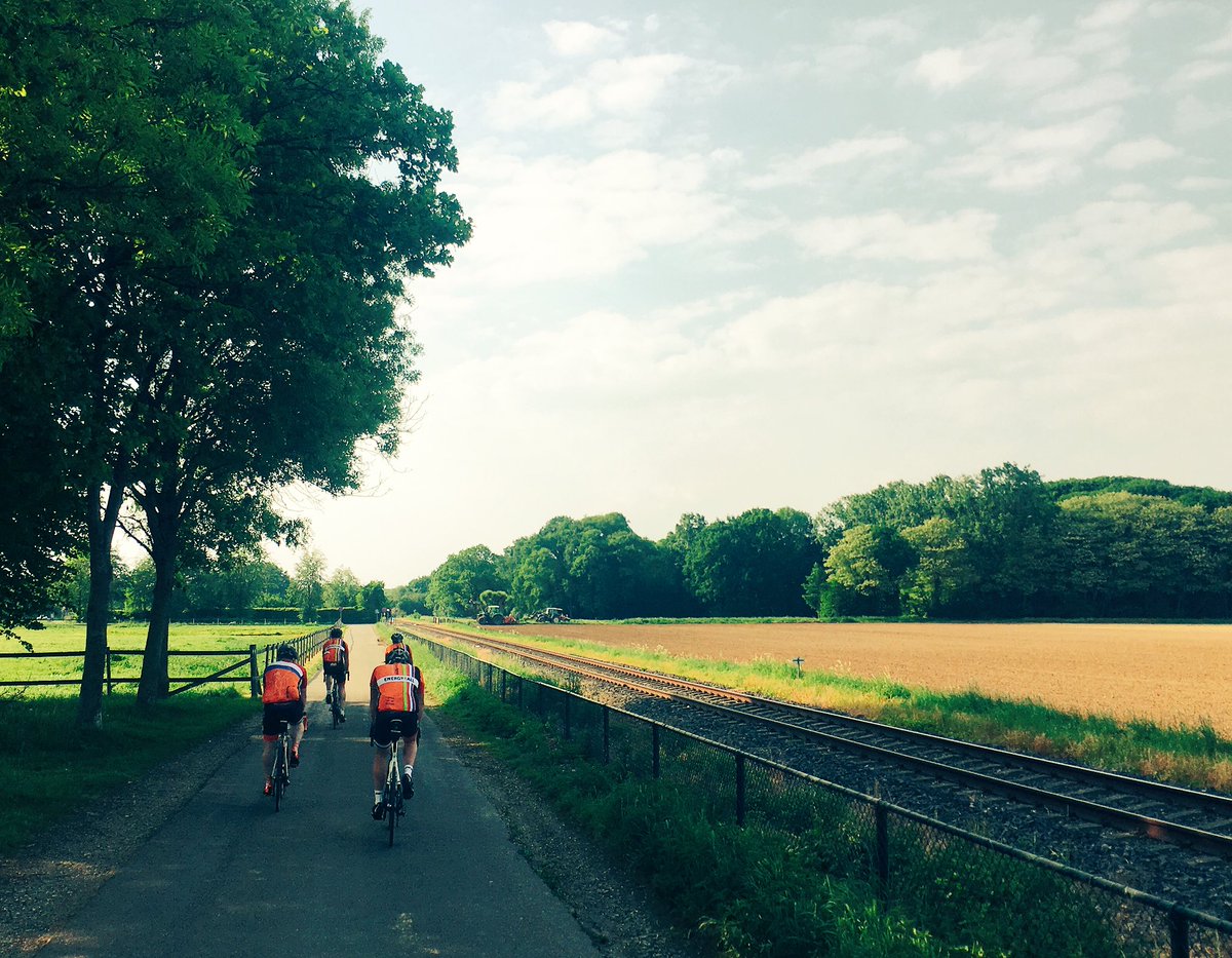 MarcelHermkens's tweet photo. 4 dagen onderweg voor kinderen met een energiestofwisselingsziekte! 600km in 4 dagen fietsen door Limburg en België. 2 days down, teo to go! #4Days4Energy4All https://t.co/TjK4rfNhnI
