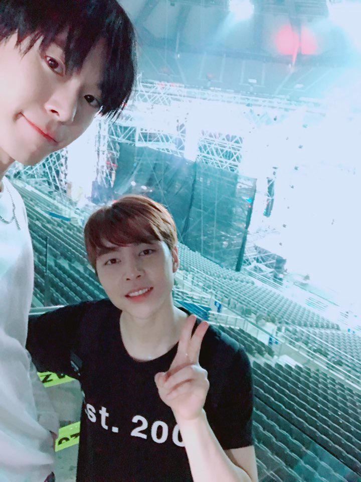 NCTsmtown's tweet photo. 어제 드림콘서트 리허설 중에 ㅎㅎ  이따 만나용 @.@ https://t.co/W491OBynUq