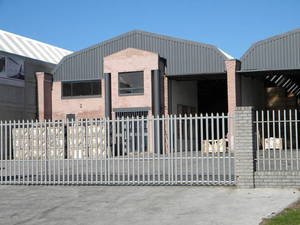RennieStock's tweet photo. 1000sqm Warehouse/Industrial Property To Let in Killarney Gardens Contact: Natalia 0829205366 or visit: https://t.co/winQg7OPGv https://t.co/qFE8t4m4Lp