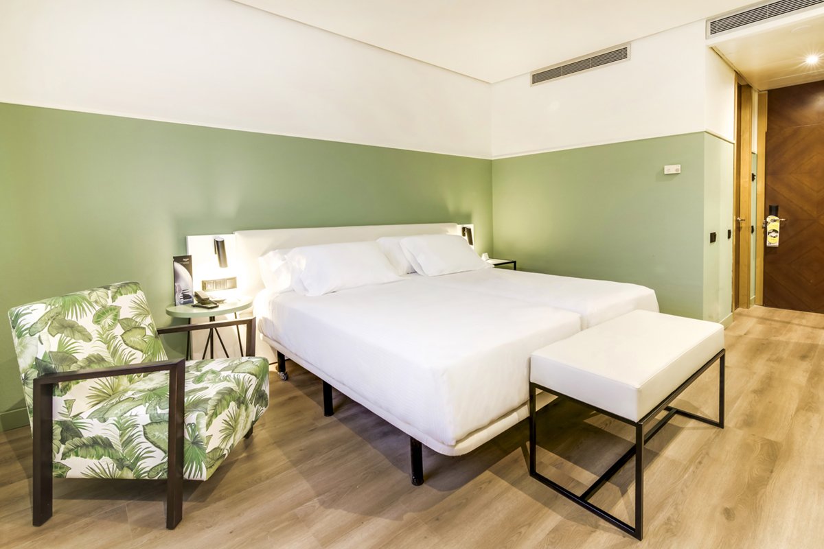 Paralelo20's tweet photo. Sercotel Hotels ha reabierto en Valencia el hotel Sercotel Acteón Valencia. El establecimiento, ha sido reformado con el objetivo de reposicionarse en el mercado. Un 4* muy bien ubicado a escasos minutos de lo mejor de Valencia. @sercotelhoteles @Valenciaturismo https://t.co/R5KulYUBda