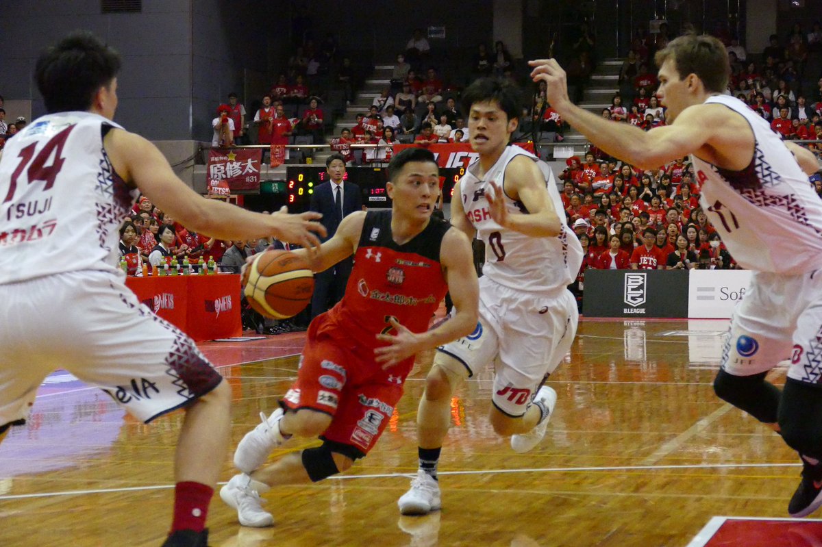千葉ジェッツふなばし ブースタークラブ会員募集中 Bリーグchampionship 17 18 Vs川崎試合終了 強敵川崎相手に速いトランジションで主導権を握り セミファイナルに王手 試合結果 千葉87 65川崎 最多得点 エドワーズ pts 最多rb パーカー