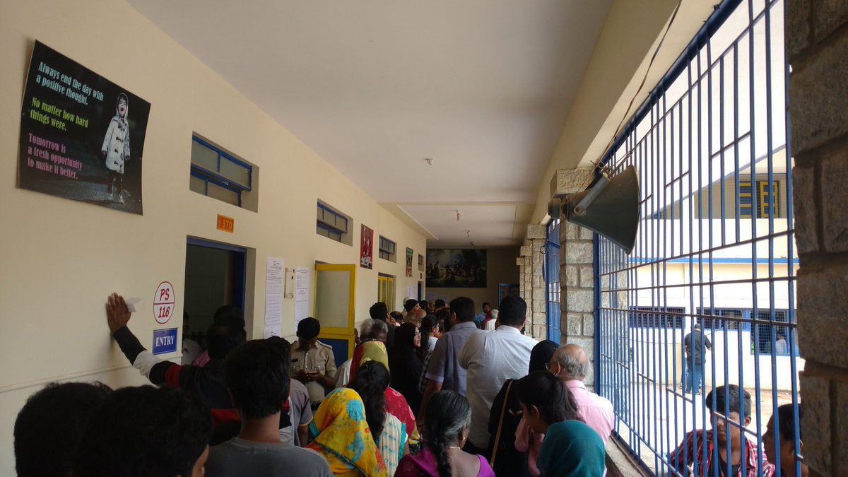 VishKVarma's tweet photo. Long queues here at a polling booth in Shantinagar constituency in Bengaluru #LiveInKarnataka @IndianExpress https://t.co/yjgzAeKLgB