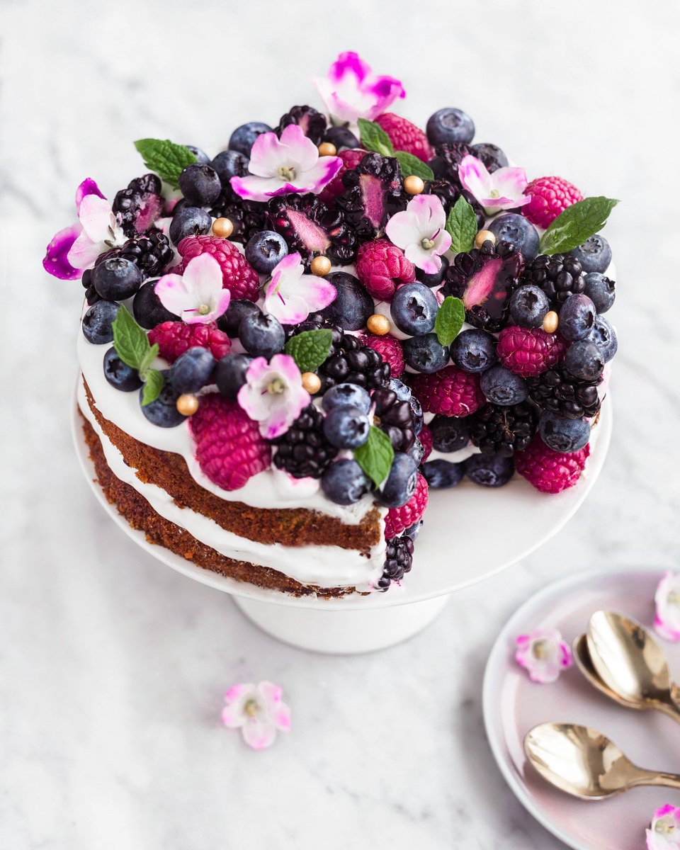 Fancy a delish, plant-based &amp; gluten-free Mother’s Day Cake? Well, here’s your recipe: instagram.com/p/Biqw-ZUgjh-/… #vegan #mothersday #glutenfree